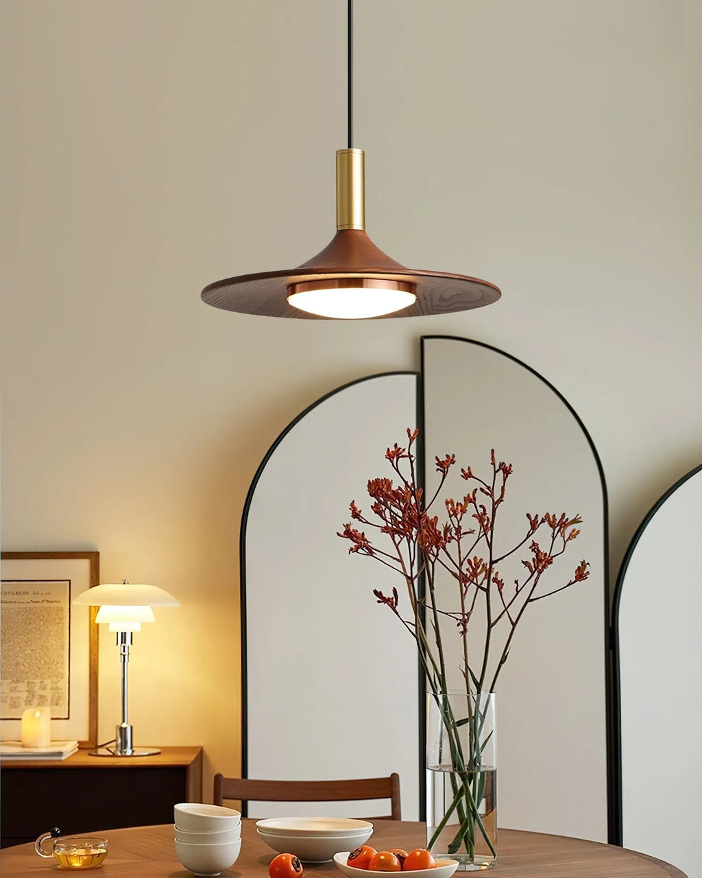 Hat Midcentury Pendel